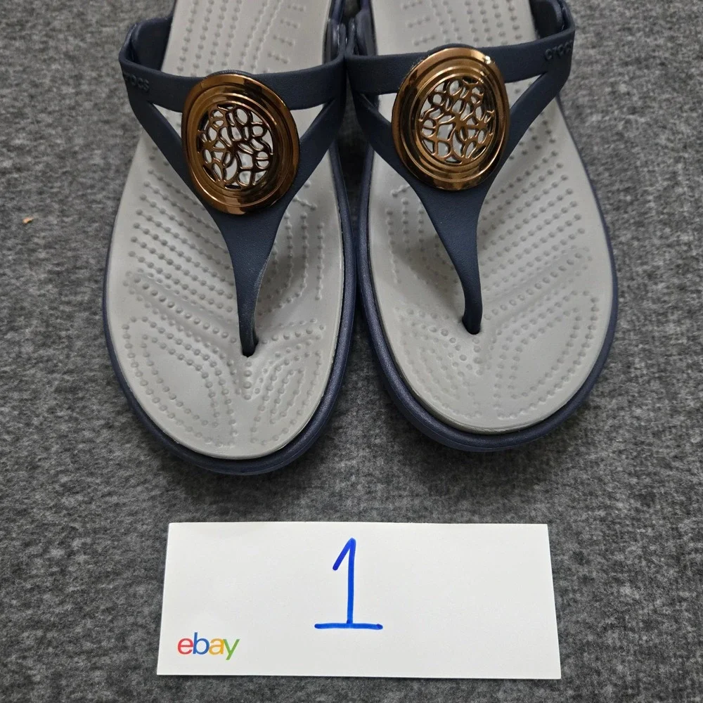 Crocs Sanrah Circle Wedge Flip Flops Womens 8 Navy Comfort Sandals Beach Chic